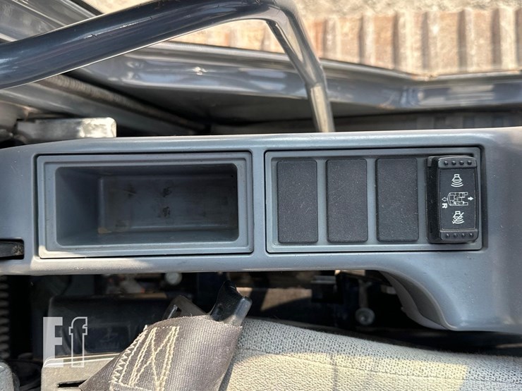 2018-deere-350g-lc-image-24