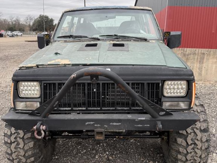 1990-jeep-cherokee-image-2