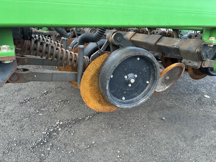 john-deere-1590-image-11