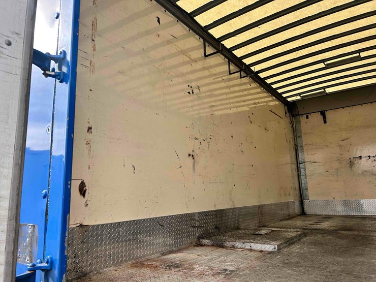 2015-freightliner-box-truck-image-15