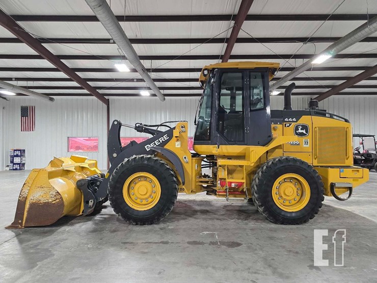 2022-deere-444-p-tier-image-5