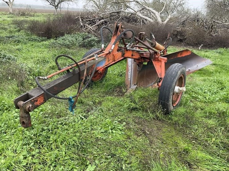 (offsite)-yonkers-johnson-400a-pull-v-ditcher-image-2