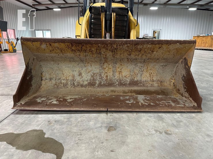 2017-caterpillar-415f2-image-9