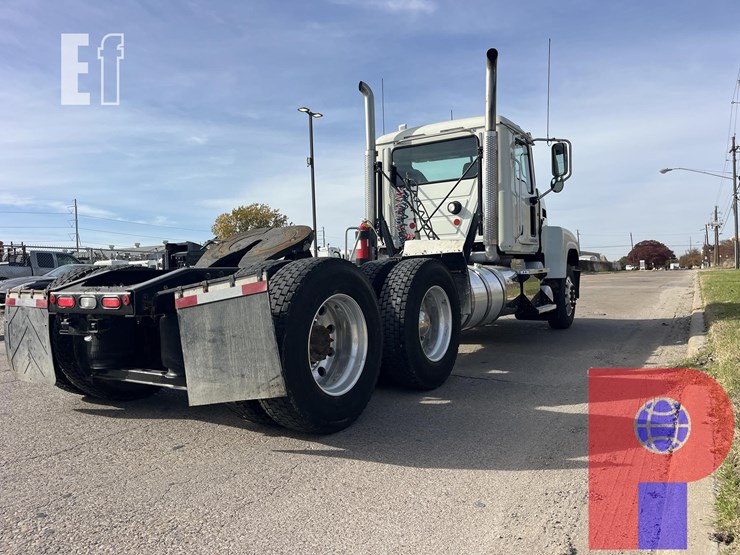 2014-mack-pinnacle-chu613-image-5