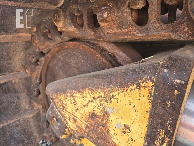 2012-caterpillar-d6t-xw-image-28