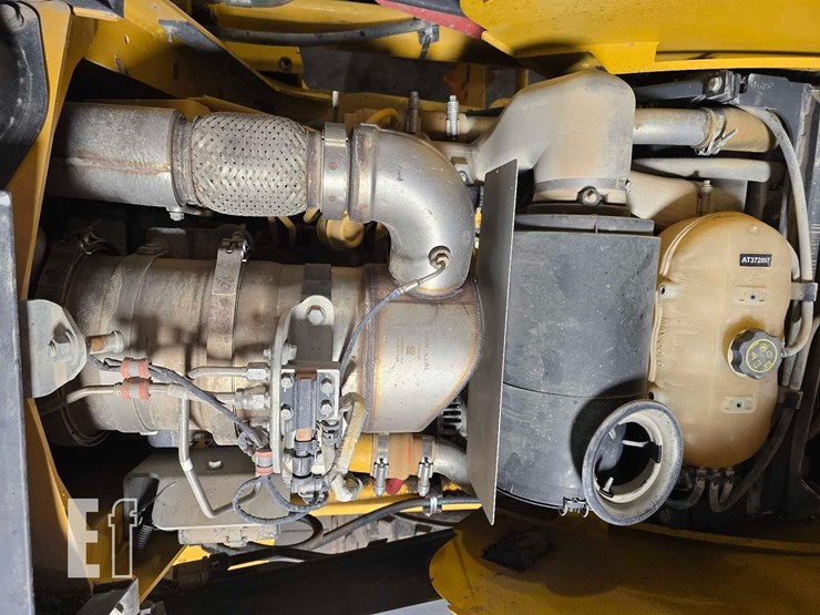 2014-deere-310k-image-32