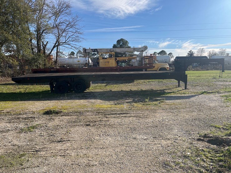 #4-•-32ft-goose-neck-trailer-image-5