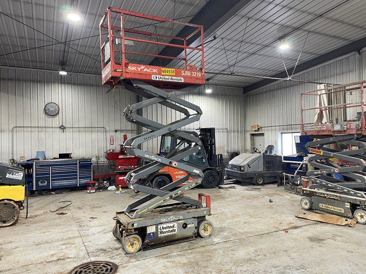 2014-skyjack-sjiii3219-image-20