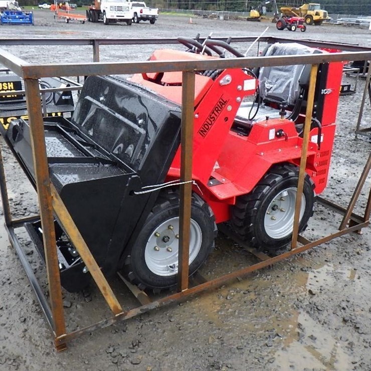 2025 AGT SDA-140W Skid Steer Loader