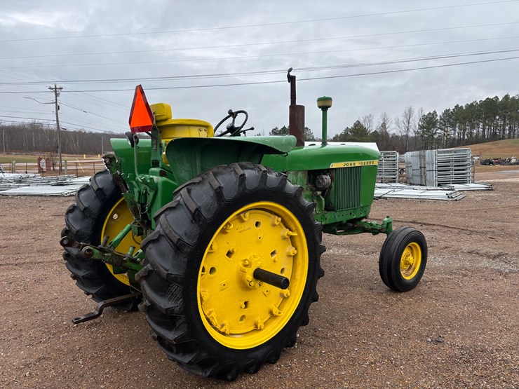john-deere-3020-image-5
