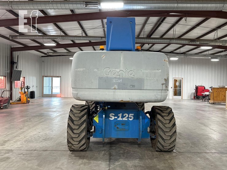 2011-genie-s125-image-8