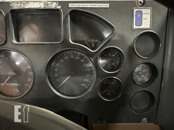 2012-mack-granite-gu713-image-20