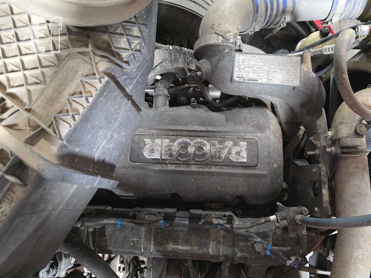 2015-kenworth-t680-image-34