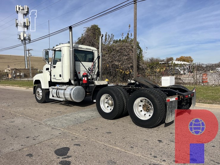 2014-mack-pinnacle-chu613-image-7