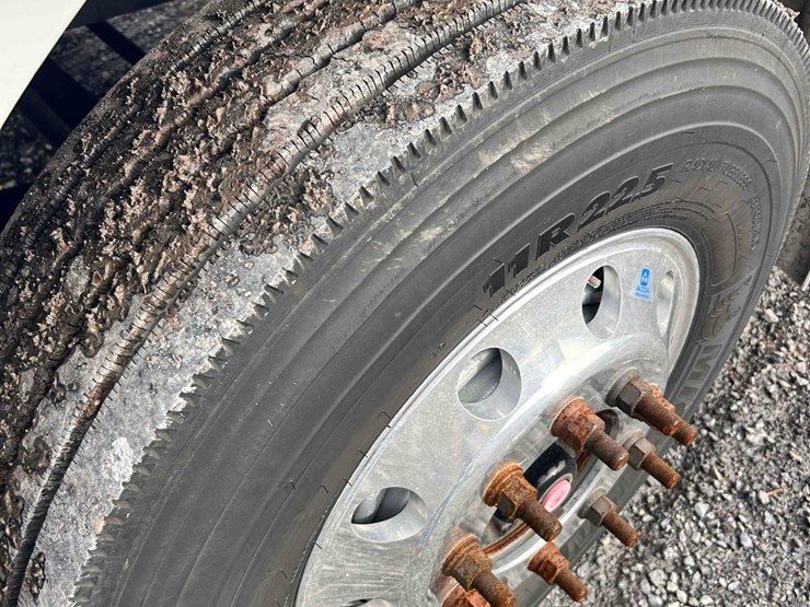 2015-freightliner-box-truck-image-9