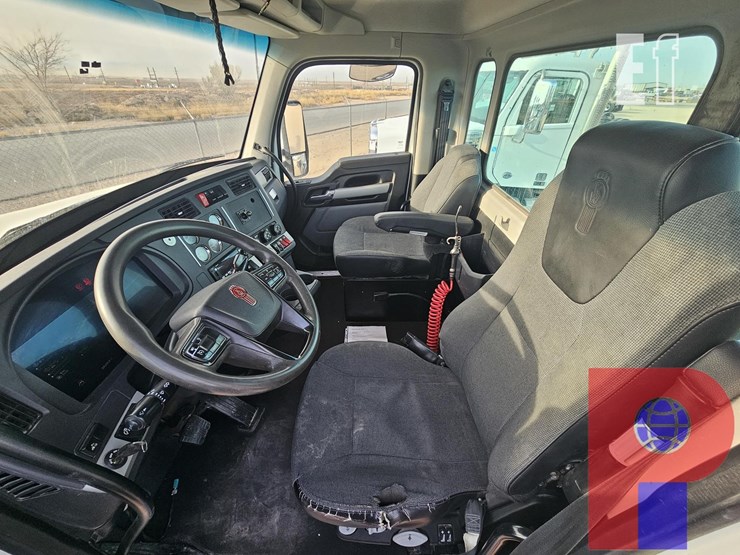 2024-kenworth-t880-image-15