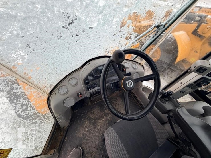 2017-volvo-l110h-image-23