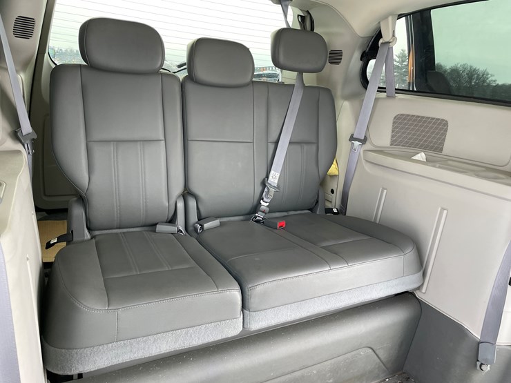 2010-dodge-grand-caravan-image-43