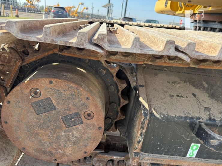 2023-caterpillar-320gc-image-19