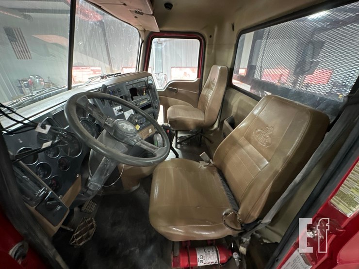 2012-mack-granite-gu713-image-14