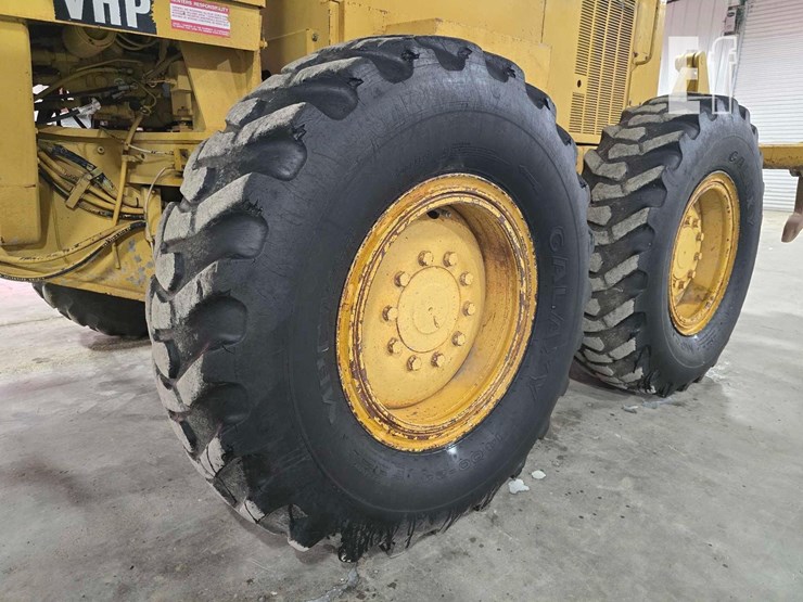 2001-caterpillar-140h-image-26