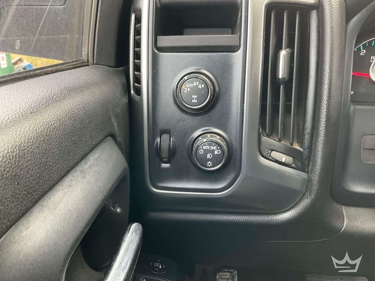 2018-chevrolet-silverado-1500-image-17