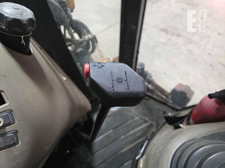 2013-case-580n-image-21