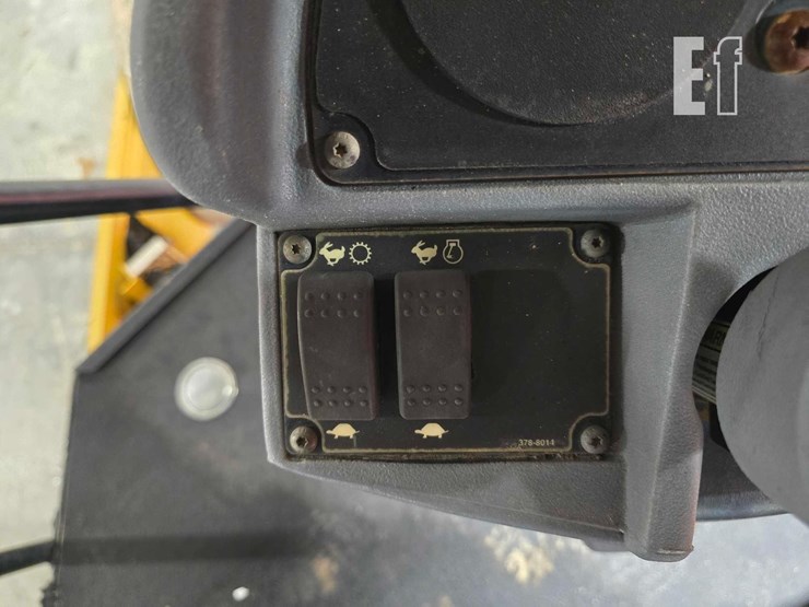 2013-caterpillar-cs44-image-23