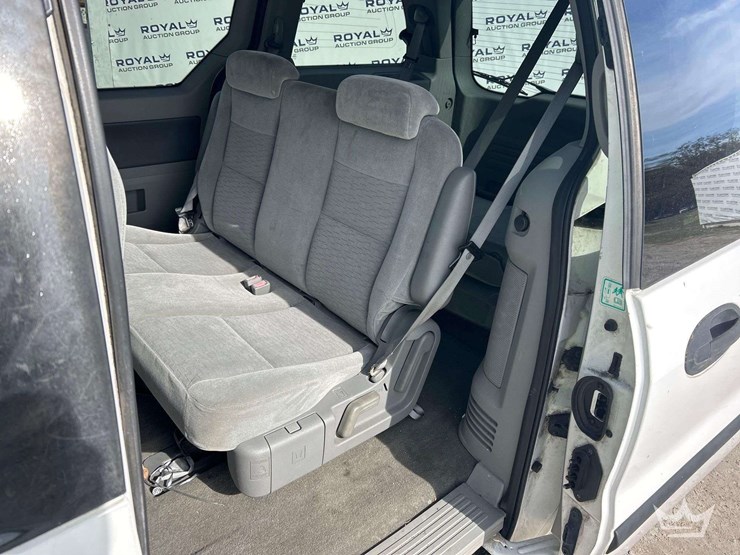 2005-ford-freestar-image-16