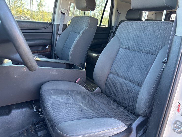 2015-chevrolet-tahoe-image-10