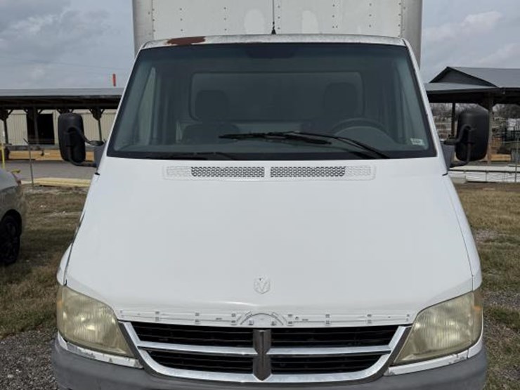 2005-dodge-3500-image-2