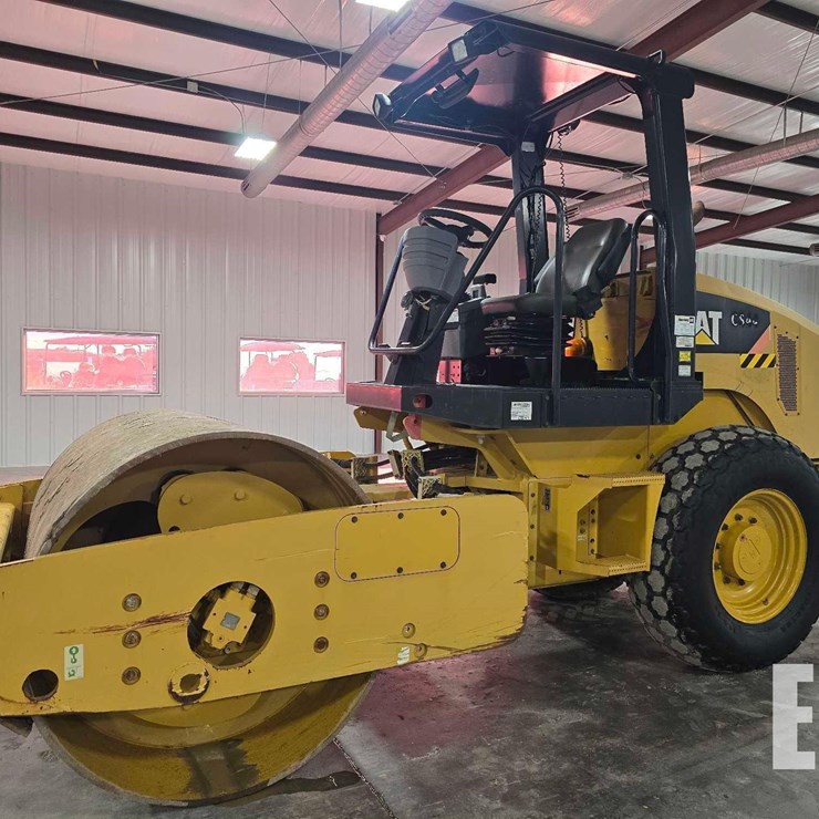 2013 CATERPILLAR CS44