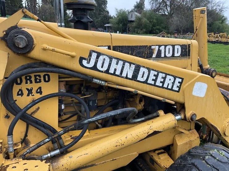 deere-710d-image-11