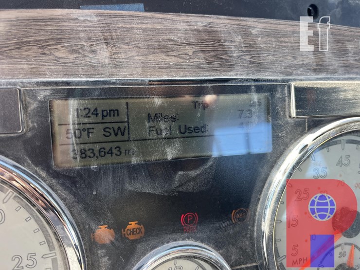 2022-freightliner-coronado-122-sd-image-9