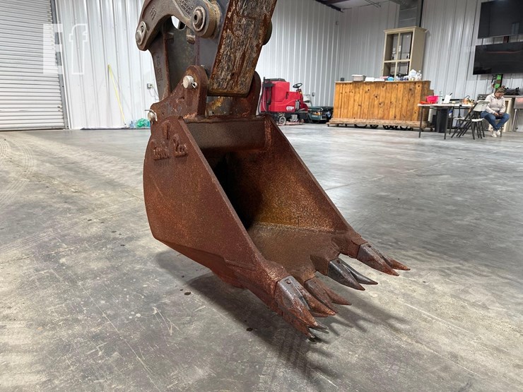 2020-deere-310l-ep-image-18