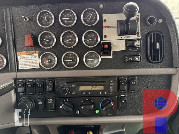 2014-peterbilt-388-image-18