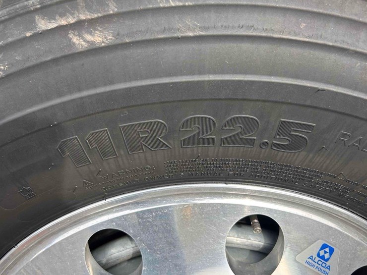 2015-freightliner-box-truck-image-10