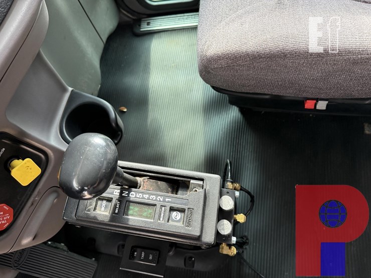 2014-peterbilt-388-image-16