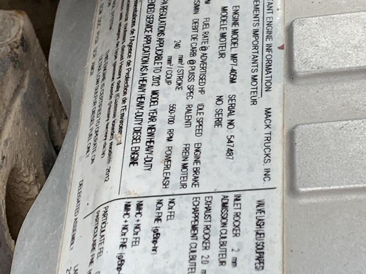 2013-mack-granite-gu713-image-23