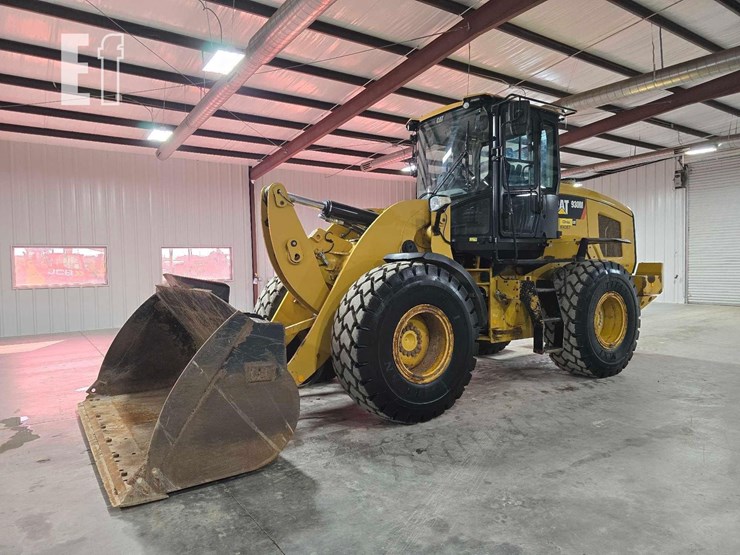 2015-caterpillar-930m-image-1