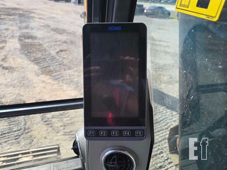 2022-xcmg-xe210u-image-18