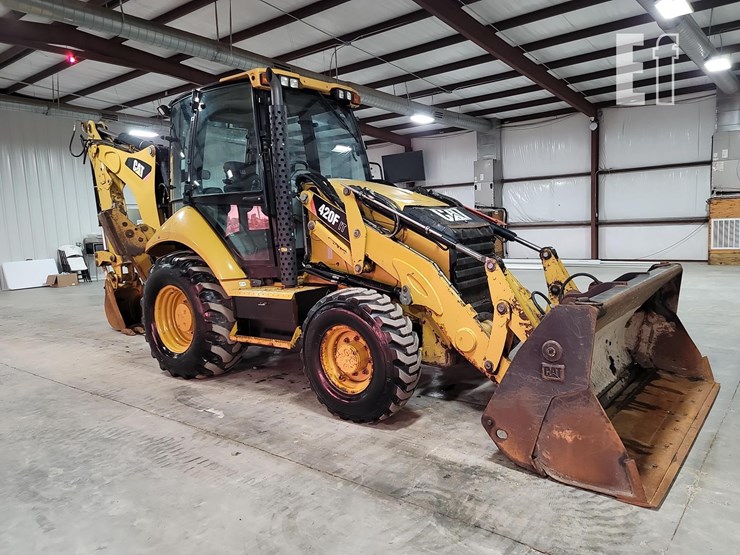 2015-caterpillar-420f-it-image-2