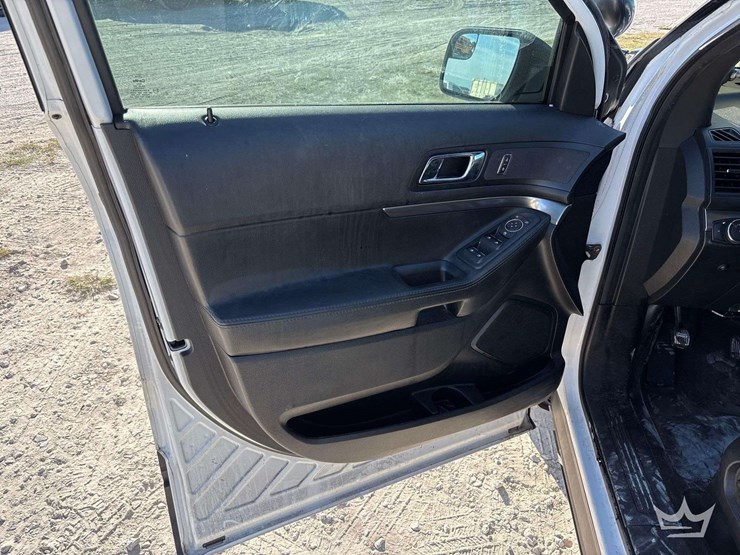 2018-ford-explorer-image-11