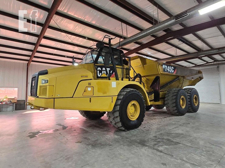 2015-caterpillar-745c-image-1