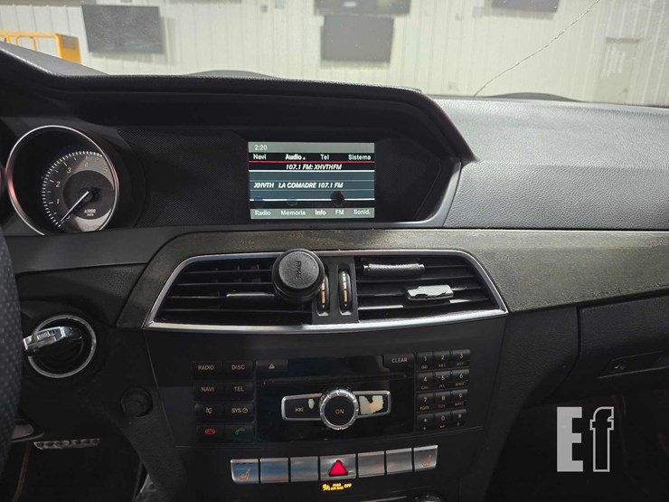 2014-mercedes-benz-c250-image-13