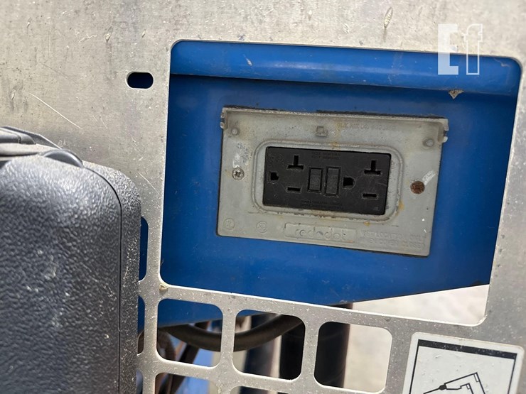 2011-genie-s125-image-14