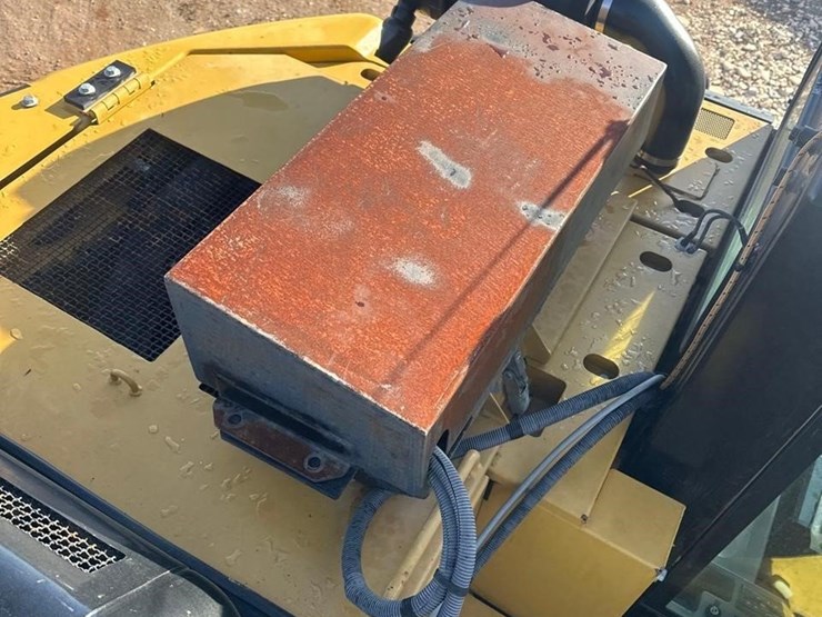 2020-caterpillar-325flcr-image-37