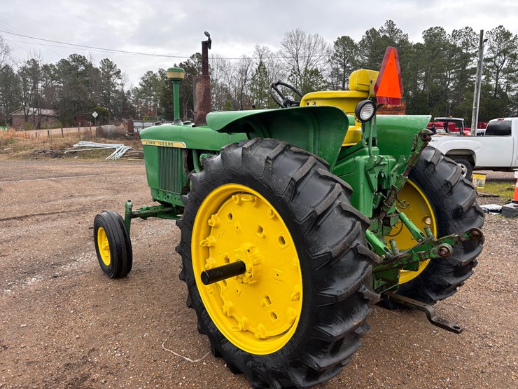 john-deere-3020-image-7