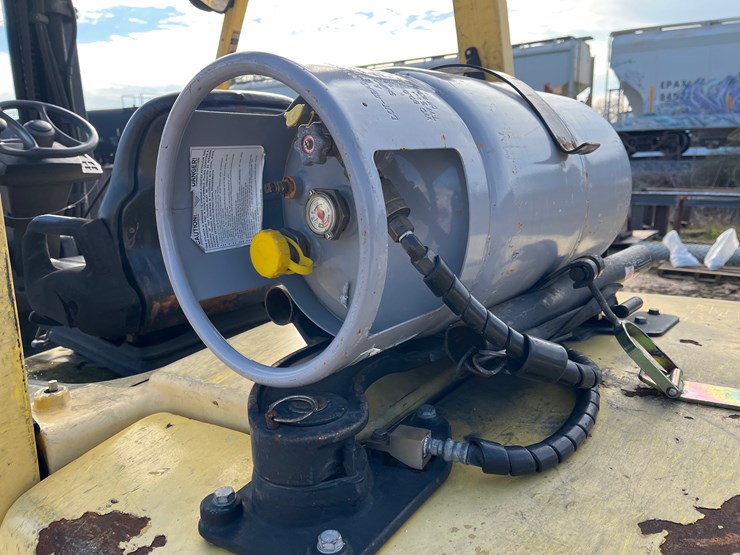 #8-•-hyster-120-fortis-forklift-image-10