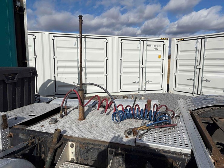 1999-eagle-road-tractor-image-12